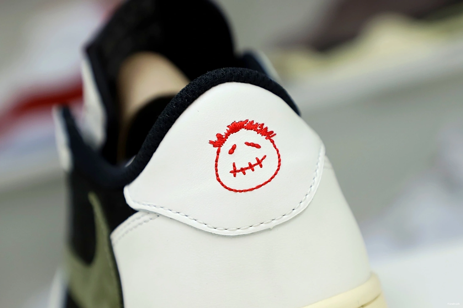 JORDAN LOW 1 “Olive” OG TRAVIS AIR NIKE SCOTT X 1006